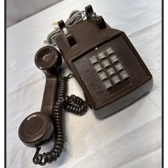 Vintage 1970s ITT Brown Push Button Touch Tone Desk Telephone 2500 (works)